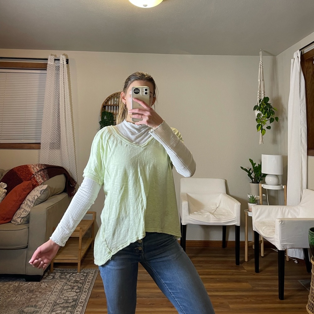 We the free pastel green v-neck T-shirt Free People - Picture 2 of 6